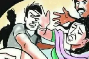 बांदा : महिला से हैवानियत की सभी हदें पार, जेठ ने कपड़े फाड़कर लात-घूंसो से पीटा, किया यह अमानवीय काम