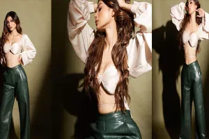 Mouni Roy ने ग्रीन पैंट और ऑफ व्हाइट क्रॉप टॉप में करवाया फोटोशूट, दिए Stunning पोज