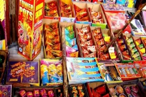 बरेली: आबादी से हटेंगी पटाखा दुकानें, सौ फुटा पर नहीं मनेगी कारोबारियों की दिवाली