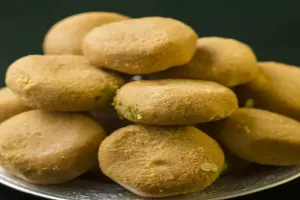 त्योहारों के सीजन में घर पर बनाएं पेड़ा, जानें Easy Recipes