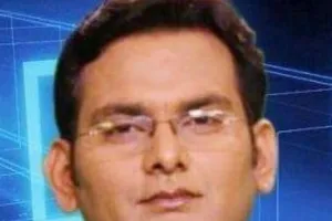 नोयडा पुलिस के मुचलके पर छोड़े जाने के बाद फरार न्यूज एंकर की तलाश जारी- पुलिस