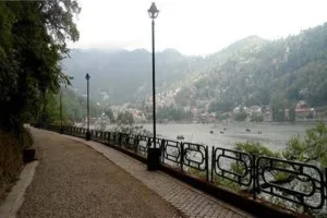 नैनीताल: मूसलाधार बारिश से उफान पर नाले, नगर वासियों को परेशानी