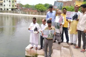 वाराणसी: 42वीं पुण्यतिथि पर महान गायक मोहम्मद रफी को प्रशंसकों ने किया याद, दी श्रद्धांजलि