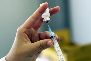 फ्रांस में मंकीपॉक्स टीकाकरण केंद्र खुला, अब तक सामने आए 1,700 मामले