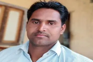 संभल: डीसीएम की टक्कर से बाइक सवार की मौत, दूसरा घायल