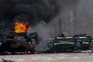 Russia Ukraine war: यूक्रेन के खारकीव में गोलाबारी में निर्दोष लोग बन रहे निशाना, तीन शव बरामद