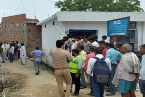 रामपुर : पैमाइश करने गई टीम से ग्रामीणों की नोकझोंक, हाथापाई का प्रयास