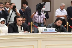 एससीओ सदस्य देशों के विदेश मंत्रियों के साथ बिलावल भुट्टो जरदारी की बैठक