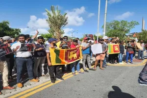 Sri Lanka Crisis: गोटबाया राजपक्षे ने सिंगापुर में मांगी शरण, प्रदर्शनकारियों से निपटने के लिए सेना और पुलिस को मिली खुली छूट