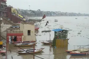 वाराणसी: सामान्य बारिश लिये तरस रहा पूर्वांचल, लेकिन दोगुनी रफ्तार से बढ़ रही गगां नदी