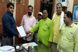 अयोध्या: खंड विकास अधिकारी को आठ सूत्रीय मांग पत्र देकर प्रधानों ने मांगे अपने अधिकार