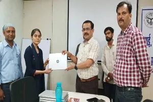 हरदोई: कस्तूरबा गांधी विद्यालय के सभी नोडल शिक्षकों को दिये गये लैपटॉप