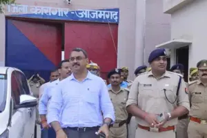 आजमगढ़ जेल का डीएम-एसपी ने किया औचक निरीक्षण, मोबाइल फोन, चार्जर समेत मादक पदार्थ हुआ बरामद