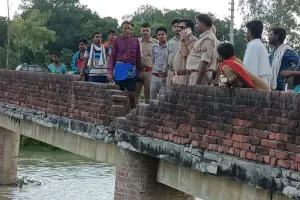 बाराबंकी: आवारा पशु से बचने के चक्कर में किशोरी नहर में गिरी, लापता