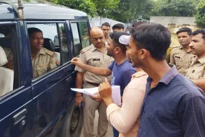 संभल: परीक्षा से रोकने पर बीकॉम के छात्रों का कॉलेज में हंगामा