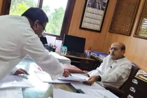 सांसद अक्षयवर लाल ने बहराइच से इन रूटों के लिये मांगी ट्रेन