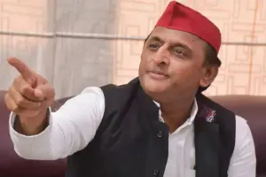 आगरा-लखनऊ एक्सप्रेस वे पर दिखा हाथी तो अखिलेश यादव ने कसा तंज, पूछा- एक्सप्रेस-वे की सुरक्षा कहां है?