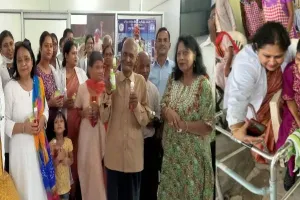 लोहिया संस्थान के चिकित्सकों ने एक अलग अंदाज में मनाया डॉक्टर्स-डे, कहा- यही हमारा काम