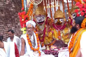 अयोध्या भ्रमण पर निकले भगवान जगन्नाथ, ढोल नगाड़ों की धुन पर झूमे श्रद्धालु , देखें मनमोहक तस्वीरें
