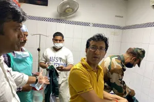 कानपुर: जीएसवीएम मेडिकल कॉलेज के प्राचार्य के निरीक्षण में नदारद रहे डॉक्टर, नजर आए दलाल