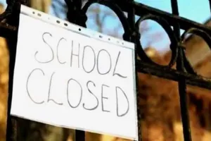 तेहरान में बालू के तूफान की वजह से स्कूल व दफ्तर बंद, एहतियात बरतने की दी सलाह