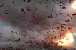 प्रयागराज: ब्वायज हाईस्कूल के सामने बमबाजी, सीसीटीवी फुटेज से बाइक सवारों की पहचान कर रही पुलिस