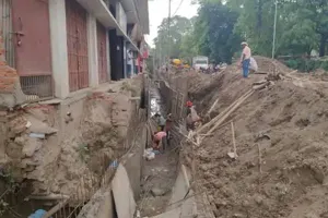 बलिया: तीन साल में नहीं बना सका डेढ़ किमी नाला, लागत बढ़कर हुई दोगुना से अधिक