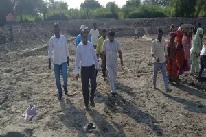 गोंडा: अमृत सरोवर तालाबों का डीडीओ ने किया औचक निरीक्षण, दिया यह आदेश