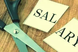 सुल्तानपुर: खंड शिक्षाधिकारी ने किया परिषदीय विद्यालयों का औचक निरीक्षण, नदारद मिले 33 शिक्षक, काटा वेतन