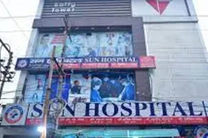 लखनऊ: सन हॉस्पिटल में घुस कर अज्ञात लोगों ने मालिक को पीटा