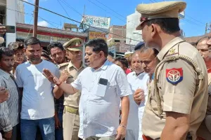 अमेठी: हाईटेंशन लाइन की चपेट में आने से युवक की मौत, गुस्साए लोगों ने शव रखकर मार्ग किया अवरुद्ध