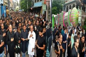 कानपुर: मोहर्रम पर जुलूस निकाल कर मनाया मातम, गम में डूबे में लोग
