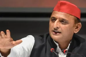 कांग्रेस के बाद अब भाजपा कर रही है विरोधी दलों को परेशान: अखिलेश यादव