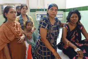 बरेली: चलती ट्रेन से नीचे गिरी महिला गंभीर रूप से घायल, बच्चों को नहीं लगी भनक