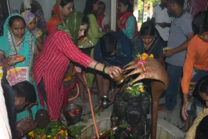 बरेली: सावन के पहले सोमवार पर गूंजा ‘हर-हर महादेव’ नाथ नगरी हुई शिवमय