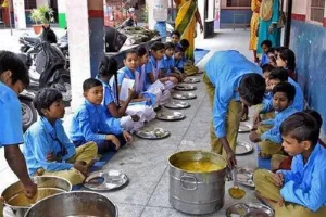 लखनऊ : मिड्डे मील में 33.51 व विकास कार्यों में 84 लाख का घोटाला…पढ़ें पूरी खबर