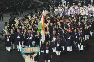 CWG 2022 Opening Ceremony : कॉमनवेल्थ ओपनिंग सेरेमनी में भारतीयों का जलवा, अब मैदान में उतरेंगे 72 देशों के खिलाड़ी….देखिए तस्वीरें
