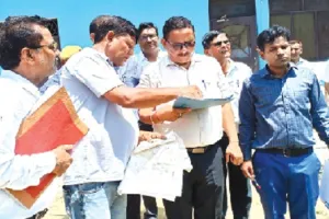 मुरादाबाद : फर्नीचर कारोबारी का घर टूटने के बाद सियासी जंग