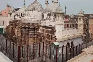 वाराणसी: ज्ञानवापी में मुस्लिमों का प्रवेश रोकने की अर्जी पर आज होगी सुनवाई