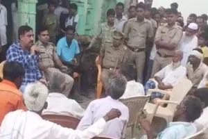 मुरादाबाद : मुस्लिम पक्ष ने इब्राहिमपुर में चारपाई डालकर रोकी कांवड़ियों की राह, गांव में तनाव का माहौल