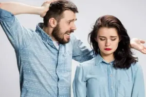 अगर आप भी अपने Partner को लेकर हैं Insecure, तो अपनाएं यह टिप्स रिलेशनशिप होगा मजबूत