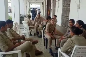 बरेली: बकरीद पर माहौल बिगाड़ने की कोशिश, धार्मिक स्थल में फेंकी मांस की थैली, CCTV फुटेज को दिया चकमा