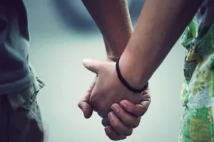 बरेली: शादी करने के लिए घर से भागे नाबालिग प्रेमी युगल को जीआरपी ने पकड़ा