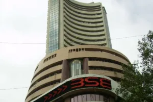 शुरुआती कारोबार में सेंसेक्स 113 अंक चढ़कर 60,411.20 पर आया, 18,000 के करीब पहुंचा निफ्टी