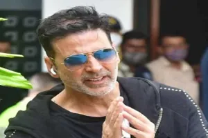 अक्षय कुमार की फिल्म कठपुतली का पहला मोशन पोस्टर रिलीज, शूटिंग में जुटे