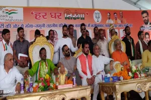 बिजनौर: फिल्म अभिनेता सुनील शेट्टी ने फ्री एंबुलेंस सेवा का किया शुभारंभ