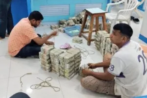58 करोड़ कैश, 32 किलो सोना… बंगाल के बाद अब महाराष्ट्र में मिला काला कैश