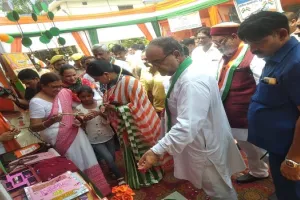 मुरादाबाद: पंचायती राज मंत्री ने किया बेसिक शिक्षा विभाग के स्टाल का निरीक्षण, स्वतंत्रता दिवस की दी शुभकामनाएं