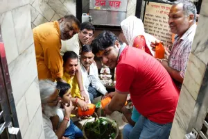 अमरोहा : सावन के चौथे सोमवार को शिवभक्तों ने किया जलाभिषेक, हर- हर महादेव के जयकारों से गूंजा वातावरण