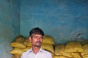 बहराइच : बिना लाइसेंस के संचालित हो रही खाद की दुकानें सीज